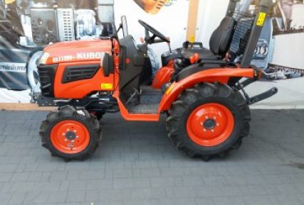 Traktor ogrodniczy komunalny Kubota B1181 18 KM